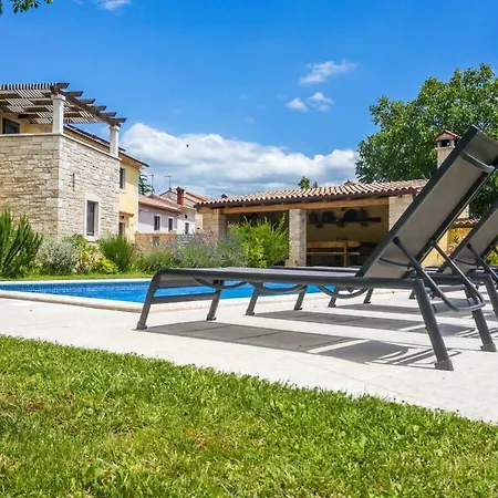 Ive Comfortable Holiday Villa
