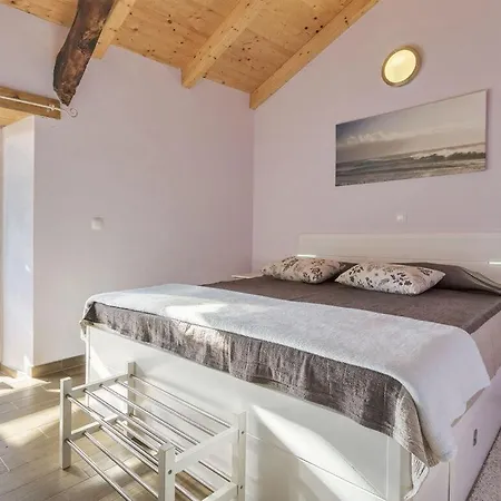 Villa Ive Comfortable Holiday