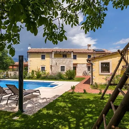 Villa Ive Comfortable Holiday *