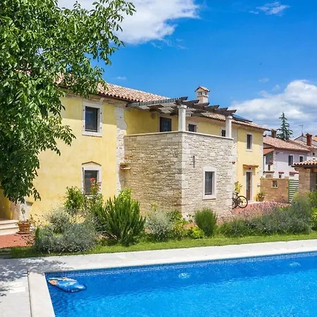 Ive Comfortable Holiday Villa