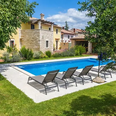 Ive Comfortable Holiday Villa *